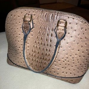 ETIENNE AIGNER CROCODILE LEATHER BOWLING BAG TOTE. GOLD ZIPS. LEATHER.SUPER CHIC